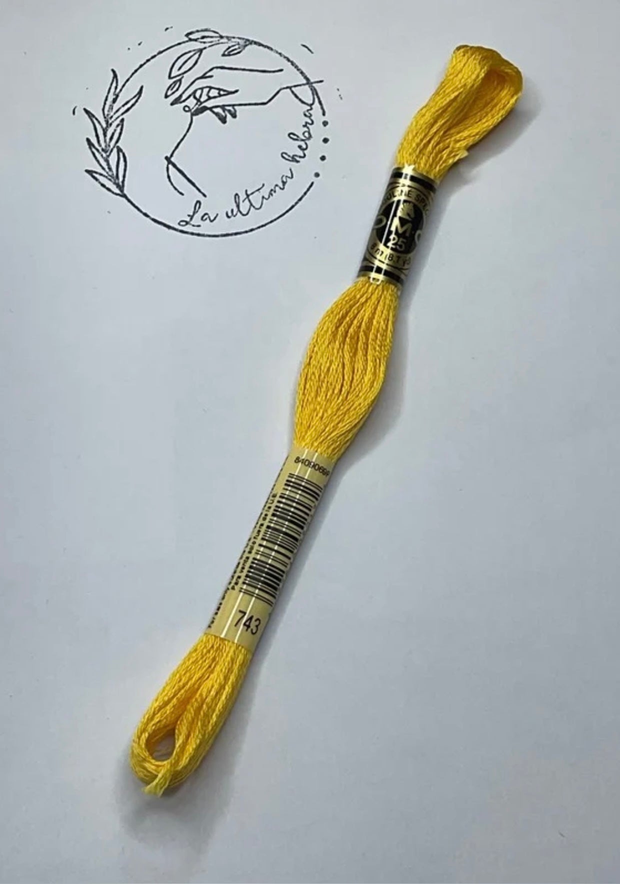 Madeja de bordado DMC - REF.743