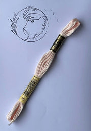 Madeja de bordado DMC - REF.819