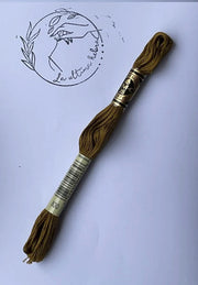 Madeja de bordado DMC - REF.830