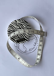 Metro Retráctil Bohin 150 cm - Modelo Zebra - Colección "Sauvage"